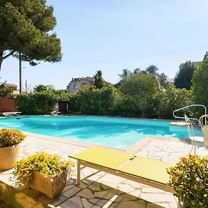 charming-studio-with-pool-and-six-fours-les-plages.fr-provencehotel.com/